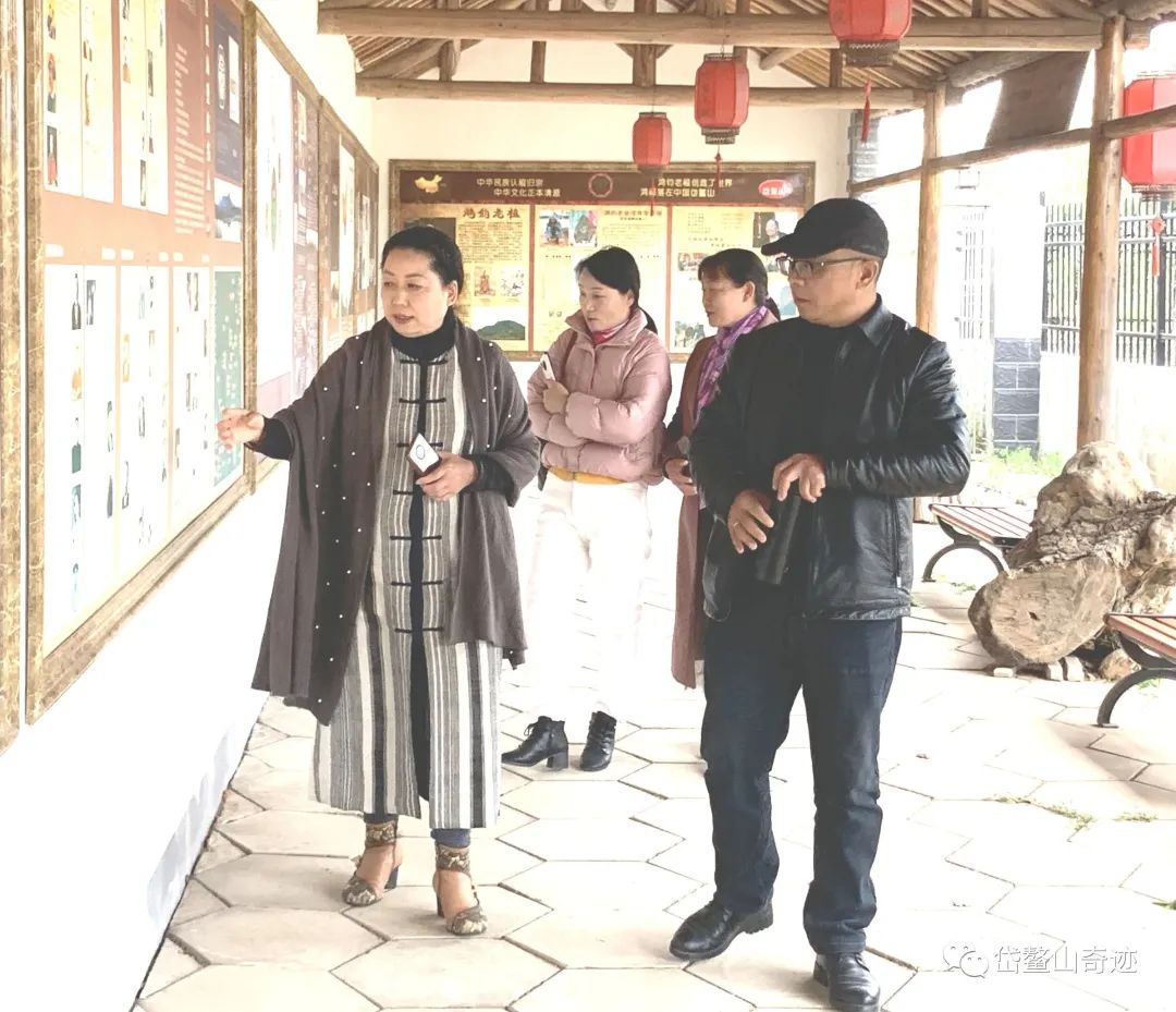 工行肥东支行开展助考便民志愿服务活动