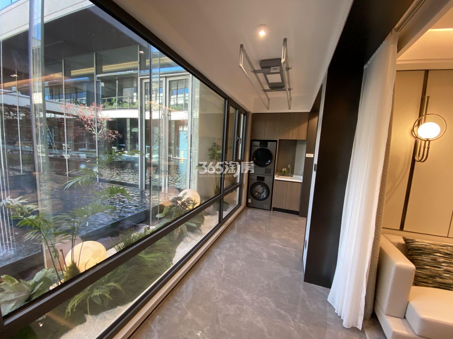 象屿华发·铂萃云湾建面约95㎡样板间-阳台