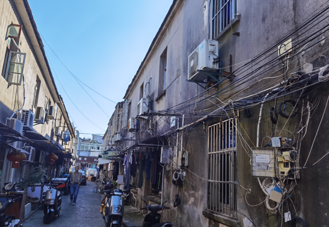 40多年了藏在南京主城的超大城中村实景令人惊叹我拍下这些画面