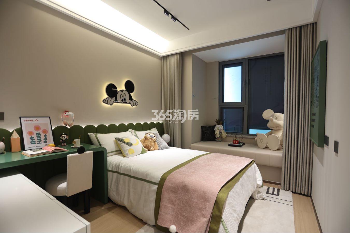 115样板间次卧