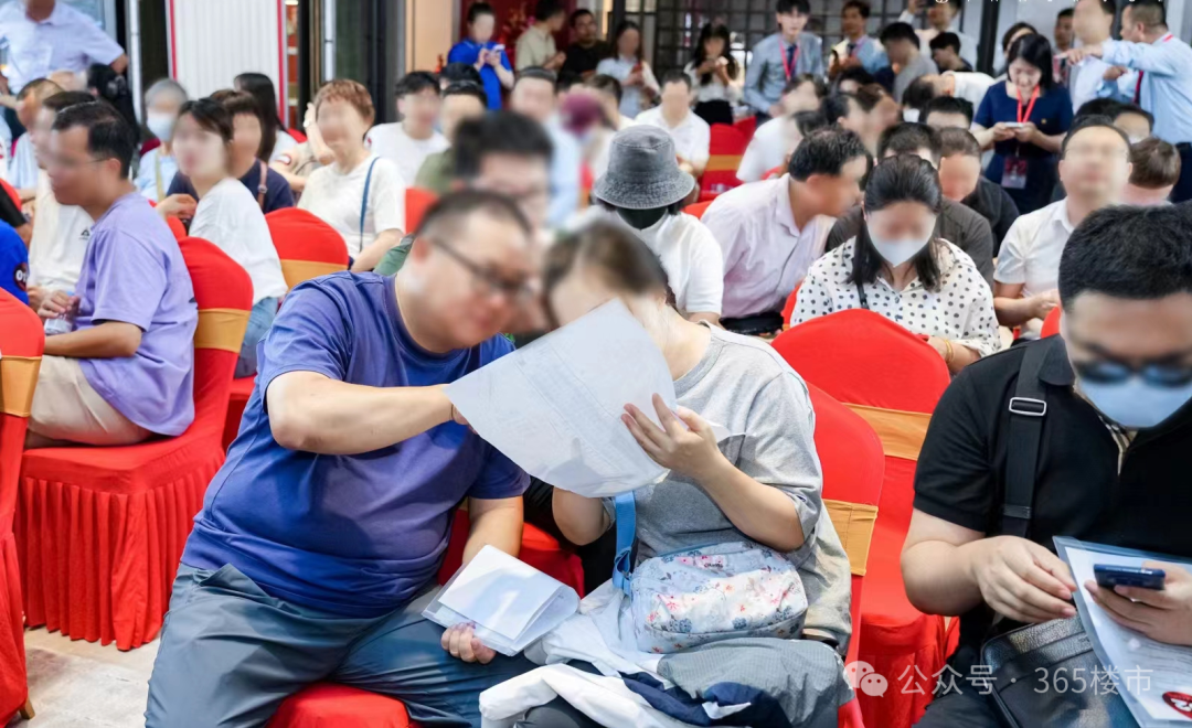 突发抢房大战!雨花新政刚出,买房人挤爆售楼处!-南京365淘房
