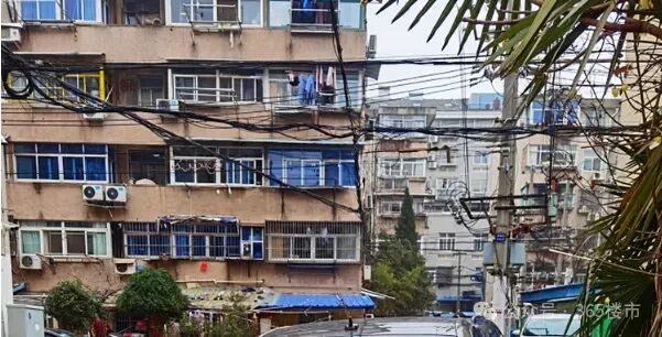 老房原拆原建面积还能扩30%！“老破小”加速爆火(图1)