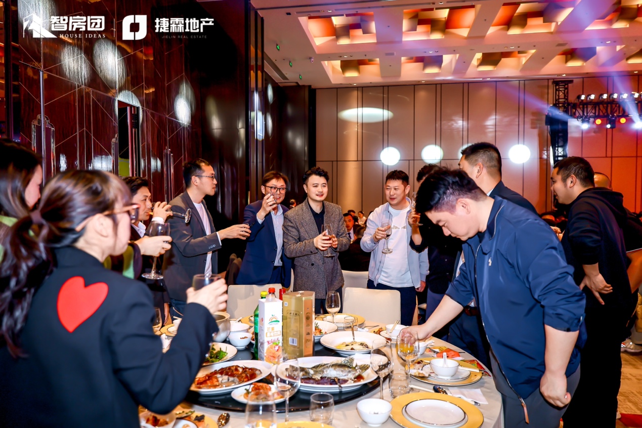 【邻里新商业·城市新动力】智房团2026品牌战略发布会圆满举办共启合肥邻里商业新征程(图12)