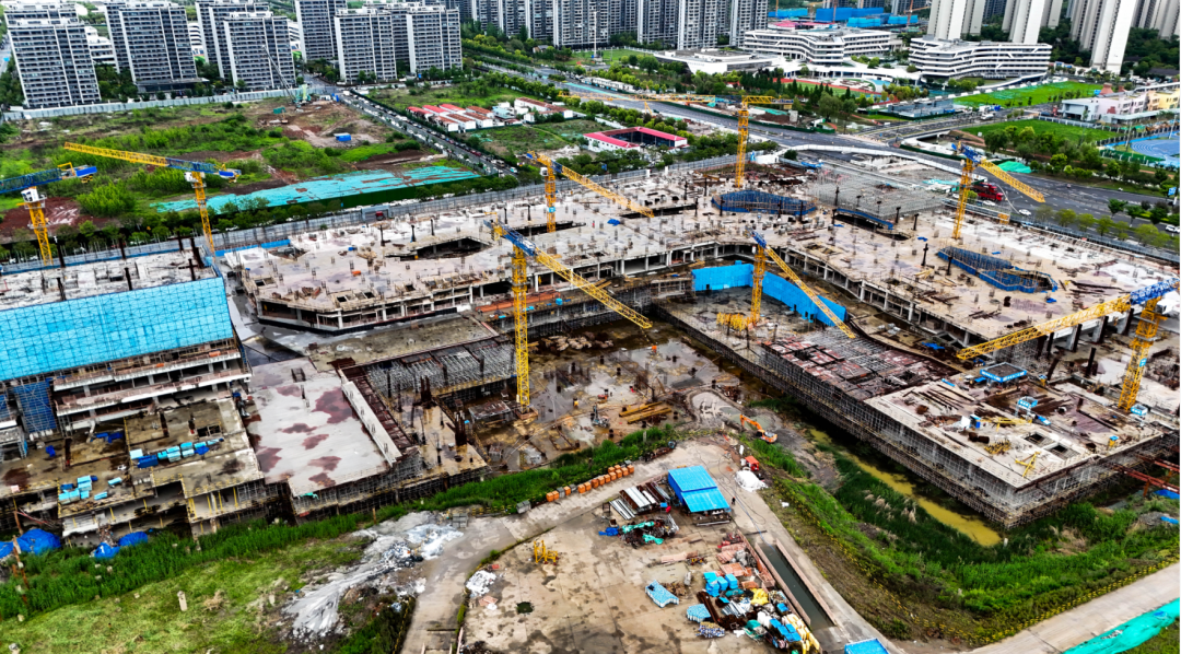 正式复工！南京人苦等4年的超级商业体工人已进场(图2)